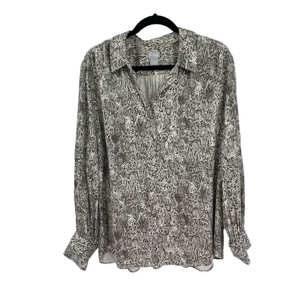 Chicos 4 Top Size XXL Gray Python Pattern Sandwashed Satin Shirt V Neck Popover - Picture 8 of 8